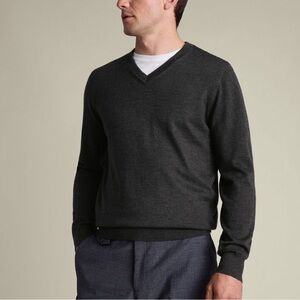 UNTUCKit 100% Merino Wool V-Neck Sweater – Men’s XL – Charcoal Gray